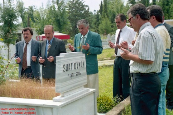 Suat Oyman'ın mezarı