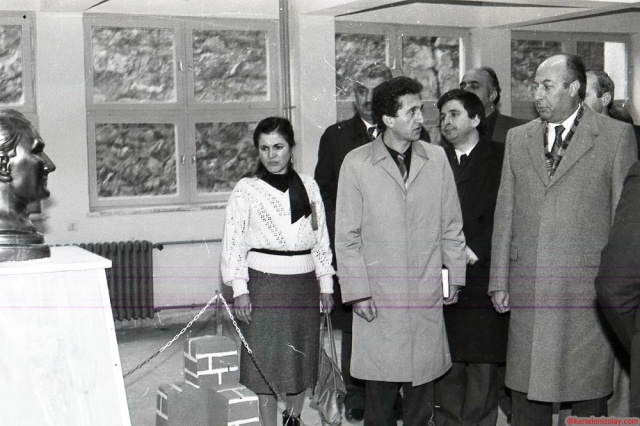 Trabzon Valisi Yılmaz Ergun, Atatürk büstünün okul içinde olmasına tepkisi ve kaymakam Tayyar şaşmaz