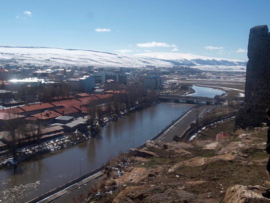 Kura nehri Ardahan'ın can damarı