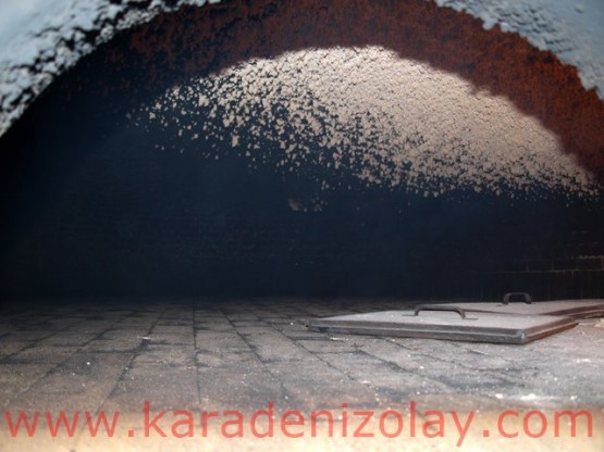 Trabzon ekmeğinin pişirildiği taş Fırının içi