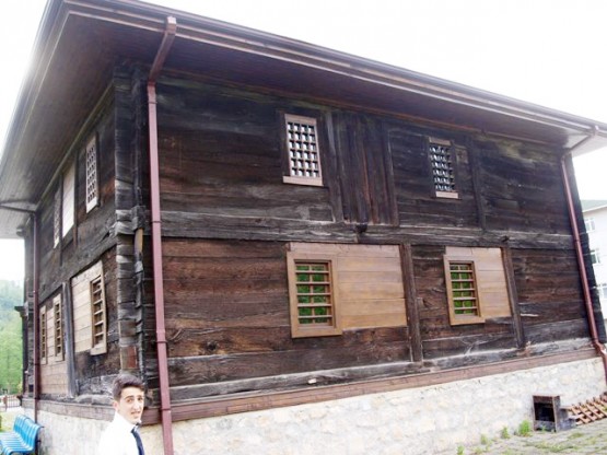Hüseyin hoca Köprübaşı tarihi camisi doğu kısmı