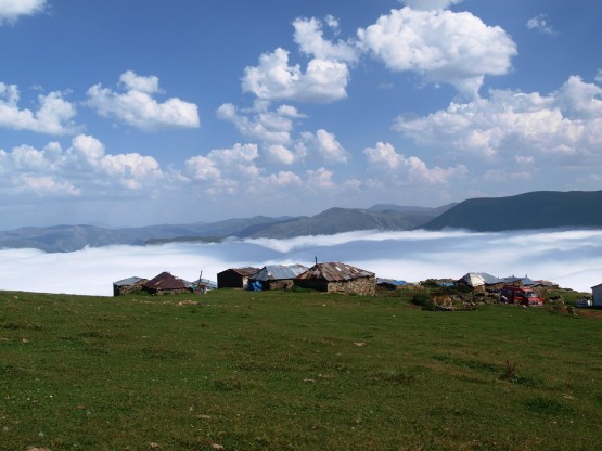 Kizilkaya yaylası- Yagmurdere-Gümüşhane- bulutlar altında
