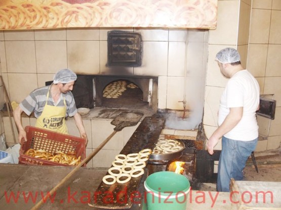 Rize simidi fırın tezgahında