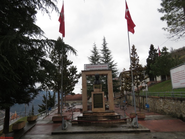 Trabzon'un Çaykara ilçesi Maraşlı köyün de bulunan ve 19 Mayıs 2000 de açılan Atatürk Kültür Parkı