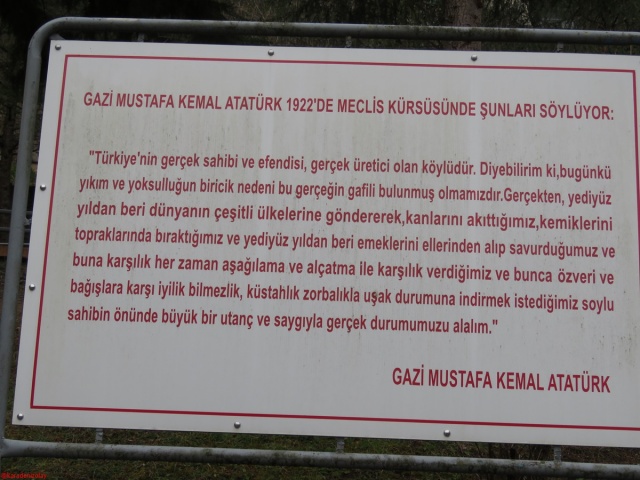 Gazi Mustafa Kemal Atatrük, 1922 'de meclis kürsüsün de ..