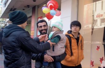 Asker Oğluma Bir Balon Aldım