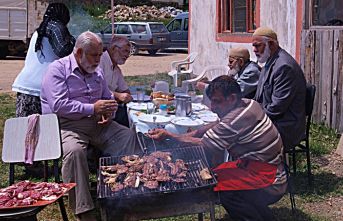 Taşköprü'de Rüzgar, Mangalı yiyor!
