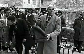 Atatürk'ü okula hapsetmiş siniz!