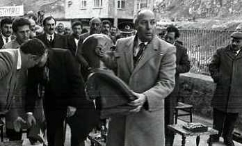 Atatürk'ü okula hapsetmiş siniz!