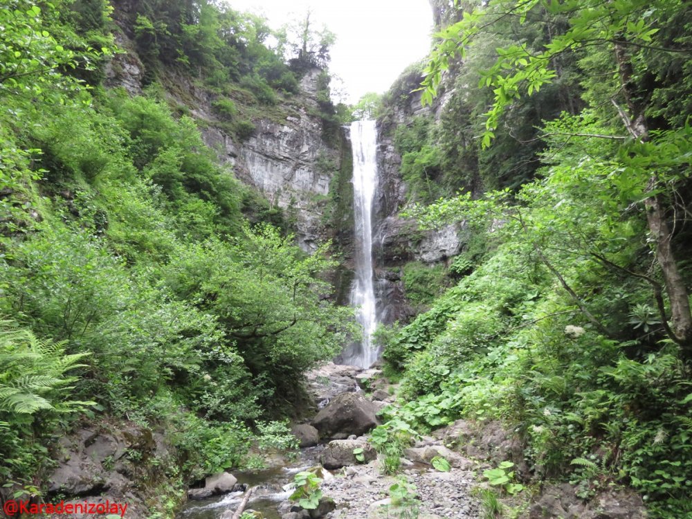 macahel şelalesi maral